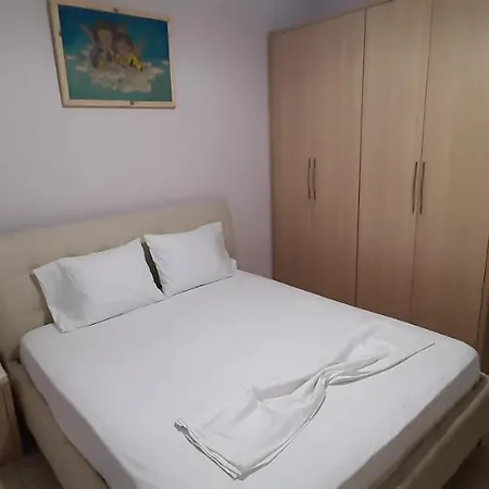 Central Beach Apartments *