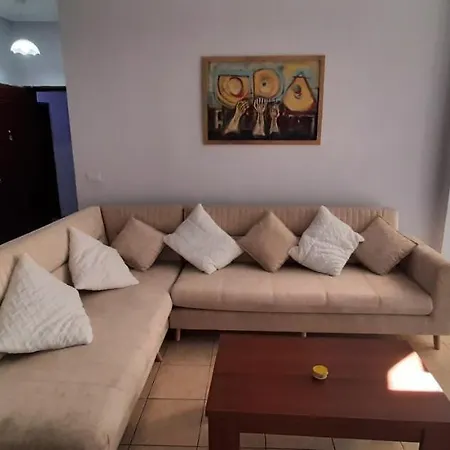 Central Beach Apartments *